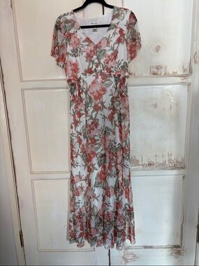 V-Neck Floral Maxi Dress - White with Coral Floral